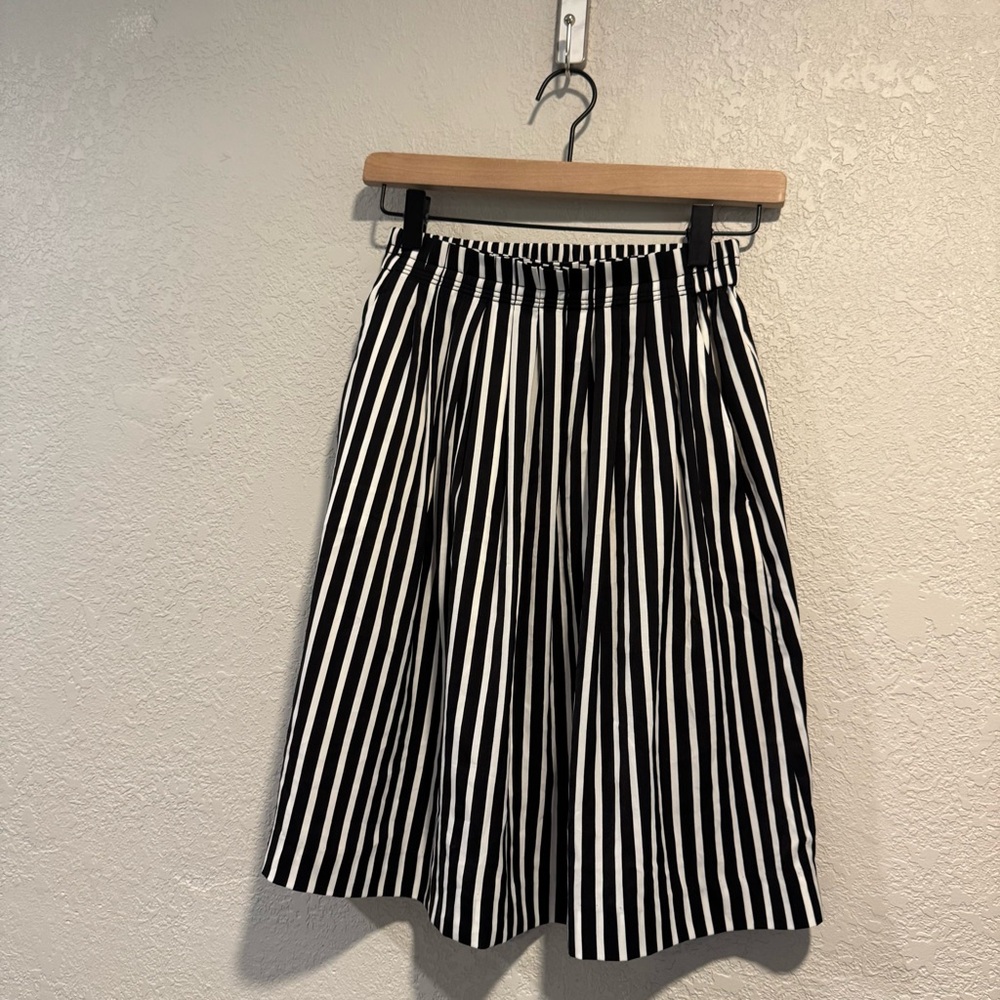 J.Crew Mercantile Black & White Striped Pleated Skirt Size 00 - Style E6826